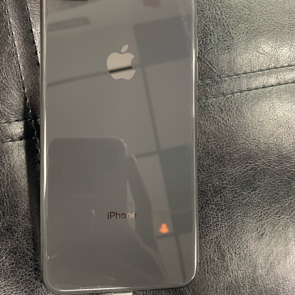 iPhone 8 Plus Space Grey...